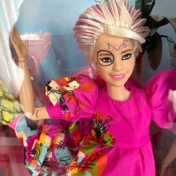 Weird Barbie - Barbie The Movie - Picture 3 of 14